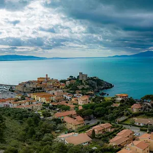 A Talamone: A Pochi Passi Dal Centro E Dal Mare Talamone